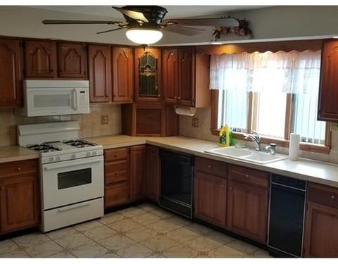 24 Orchard St, Fall River, MA 02723 photo 3