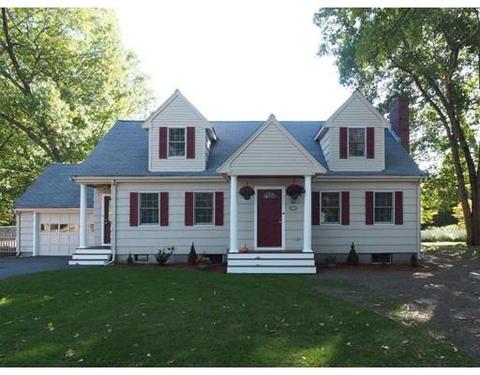 2 Moore St, Natick, MA 01760 photo 1