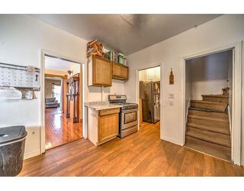 141 Sherman St, Springfield, MA 01109 photo 2