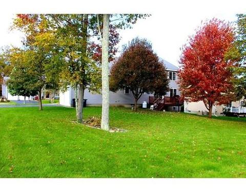 3 Juniper Ln, Dudley, MA 01571 photo 3