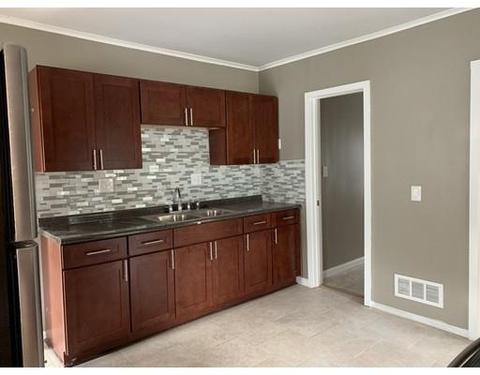 101 Oak St, Springfield, MA 01151 photo 1