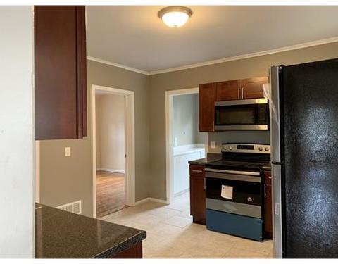 101 Oak St, Springfield, MA 01151 photo 2