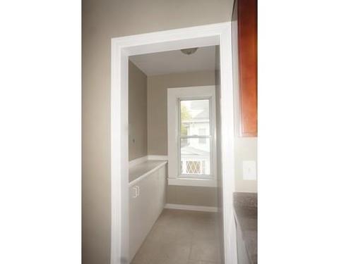 101 Oak St, Springfield, MA 01151 photo 9