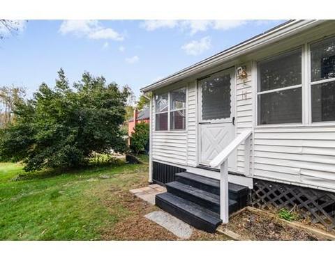 60 Old Common Rd, Auburn, MA 01501 photo 6