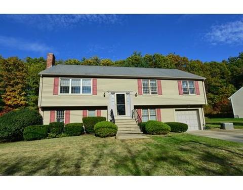 7 Hitching Post Dr, Walpole, MA 02081 photo 1