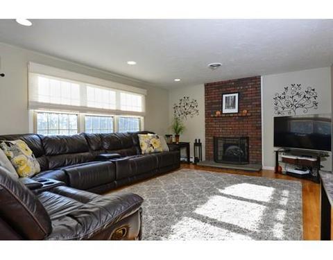 7 Hitching Post Dr, Walpole, MA 02081 photo 3