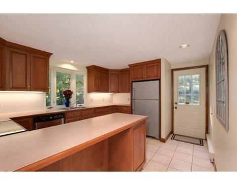 2 Heritage Rd, Sutton, MA 01590 photo 7