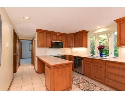 2 Heritage Rd, Sutton, MA 01590 photo 6