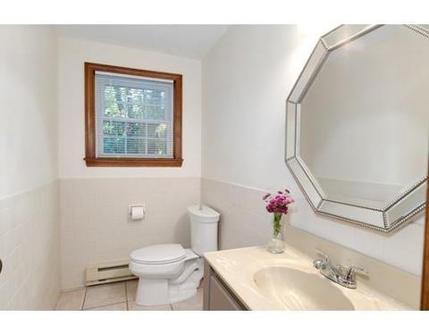 2 Heritage Rd, Sutton, MA 01590 photo 12