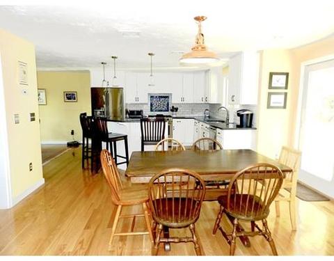 11 Horseshoe Loop, Mansfield, MA 02048 photo 4