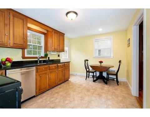 100 Barrett St, Needham, MA 02492 photo 4