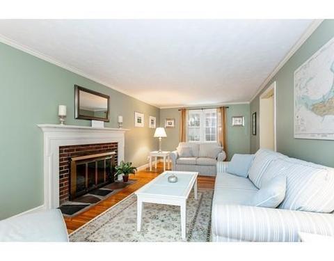 100 Barrett St, Needham, MA 02492 photo 2