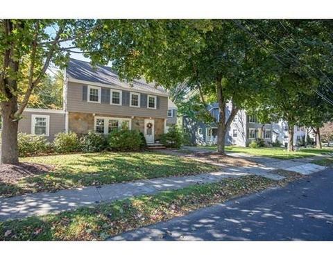 22 Bond St, Reading, MA 01867 photo 2