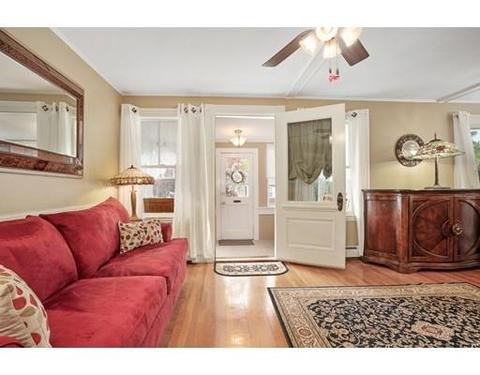 8 Putnam St, Beverly, MA 01915 photo 12