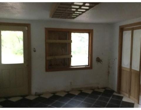 1 Spruce St, Wareham, MA 02571 photo 2