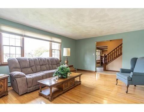 11 Meadowview Rd, Everett, MA 02149 photo 9