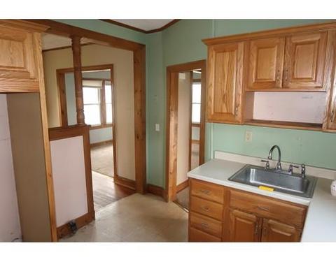 17 Maple St, West Springfield, MA 01089 photo 2