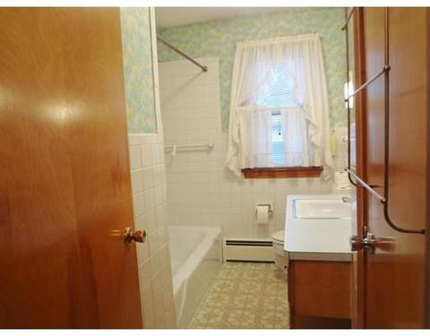 17 Pickering, Chicopee, MA 01013 photo 9