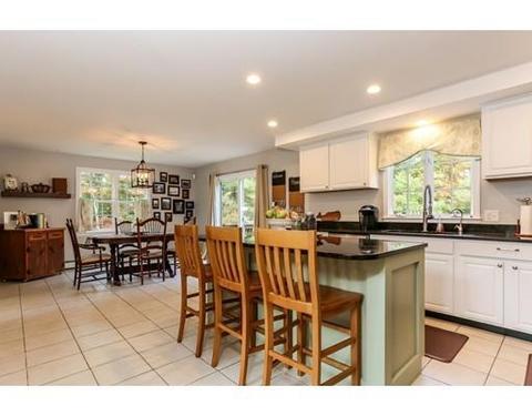 8 Fellowship Cir, West Wareham, MA 02576 photo 9