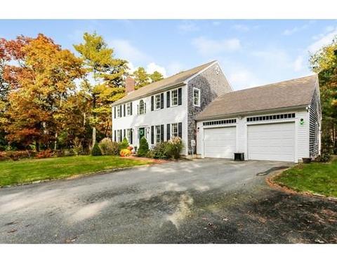 8 Fellowship Cir, West Wareham, MA 02576 photo 2