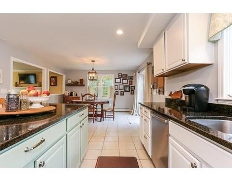 8 Fellowship Cir, West Wareham, MA 02576 photo 10