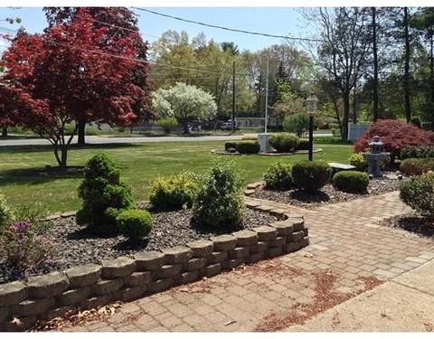 1070 Parker St, Springfield, MA 01129 photo 2