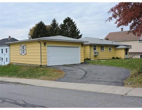 21 Spring St, Webster, MA 01570 photo 3