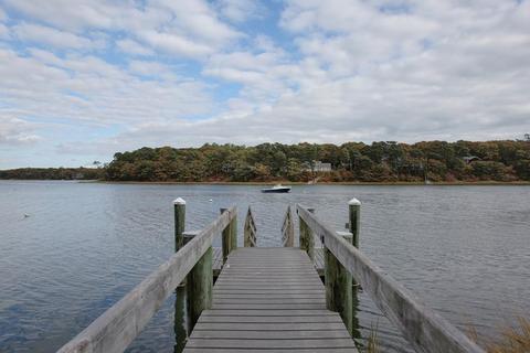 81 Lighthouse Ln, Mashpee, MA 02649 photo 3