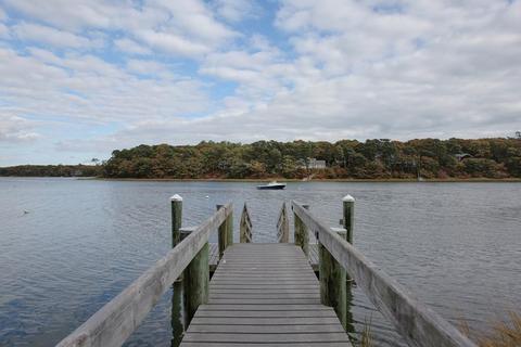 81 Lighthouse Ln, Mashpee, MA 02649 photo 2