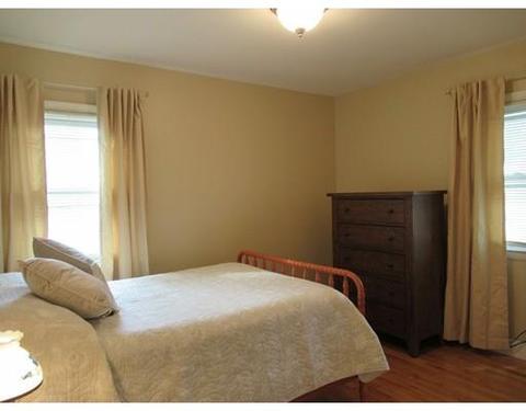211 Marmon St, Springfield, MA 01129 photo 15