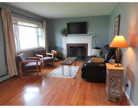 211 Marmon St, Springfield, MA 01129 photo 2