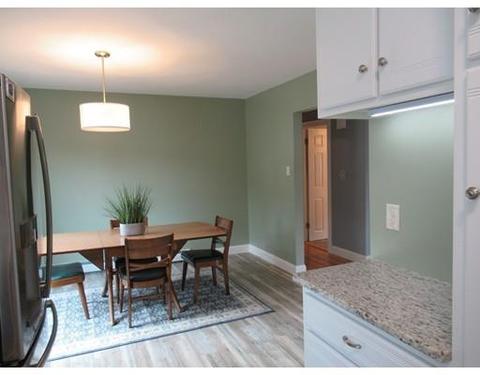 211 Marmon St, Springfield, MA 01129 photo 11