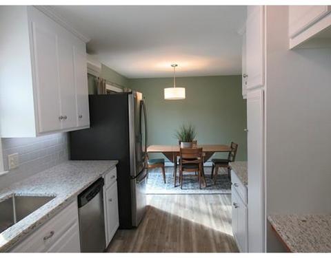 211 Marmon St, Springfield, MA 01129 photo 10