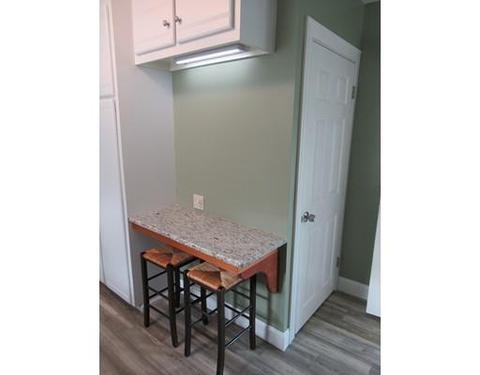 211 Marmon St, Springfield, MA 01129 photo 9
