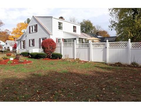 19 Ford St, Springfield, MA 01118 photo 4