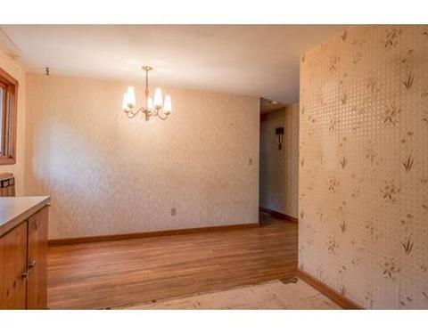 8 Charles St, Georgetown, MA 01833 photo 5