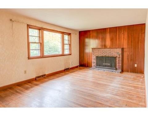 8 Charles St, Georgetown, MA 01833 photo 6
