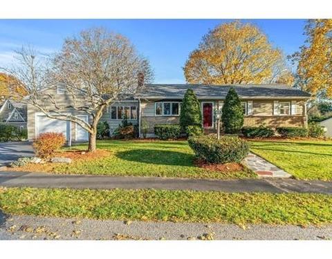 149 Jarvis Cir, Needham, MA 02492 photo 2