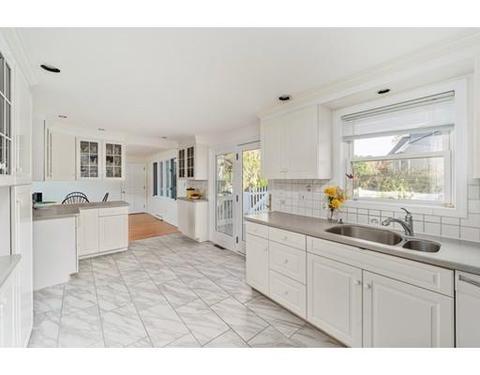 149 Jarvis Cir, Needham, MA 02492 photo 1