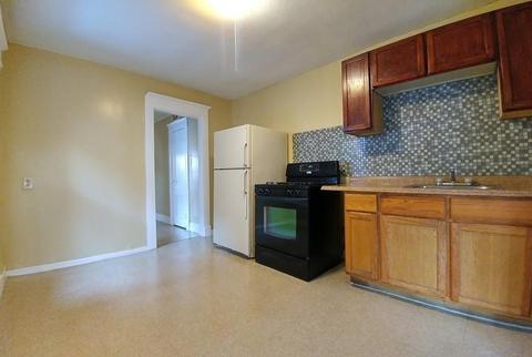 69 Maynard St, Springfield, MA 01109 photo 9