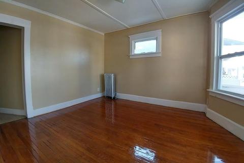 69 Maynard St, Springfield, MA 01109 photo 5