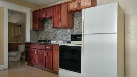 69 Maynard St, Springfield, MA 01109 photo 2