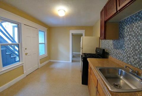 69 Maynard St, Springfield, MA 01109 photo 8