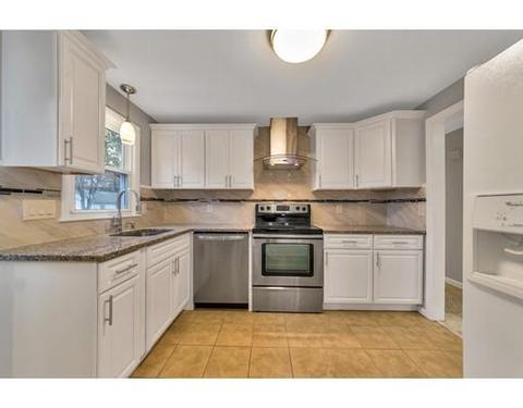 106 Fallston St, Springfield, MA 01119 photo 3