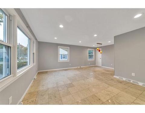 106 Fallston St, Springfield, MA 01119 photo 2