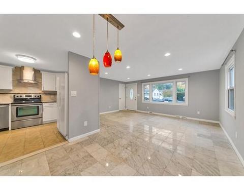 106 Fallston St, Springfield, MA 01119 photo 9