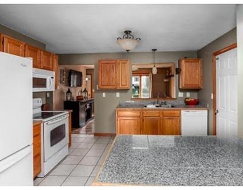 34 Marmon Ct, Springfield, MA 01129 photo 2