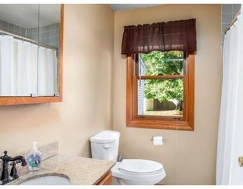 34 Marmon Ct, Springfield, MA 01129 photo 9