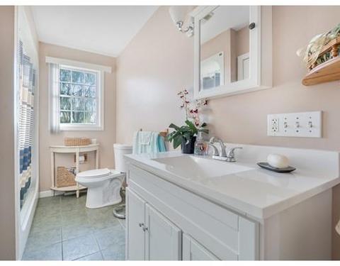 1834 Bay St, Fall River, MA 02724 photo 9
