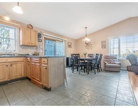 1834 Bay St, Fall River, MA 02724 photo 5